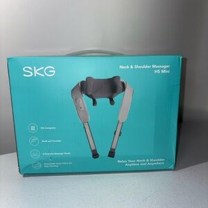 H5 Mini Neck & Shoulder Massager in Gray - Portable Heat Therapy